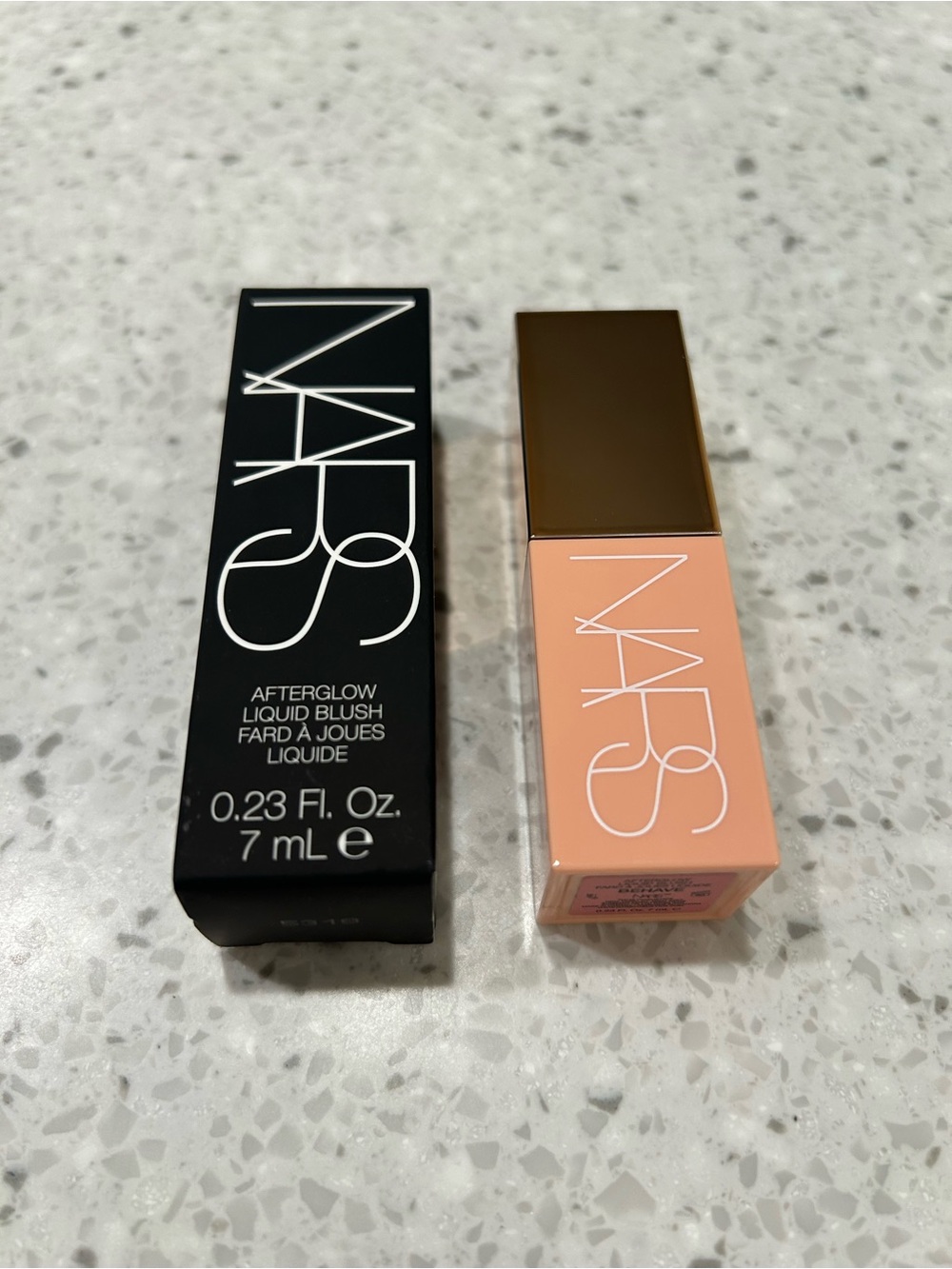 NARS afterglow liquid blush - behave